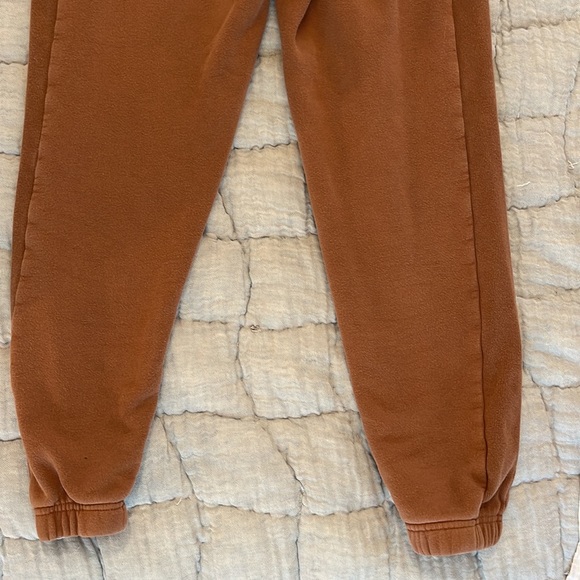 Aritzia TNA fleece joggers - Picture 6 of 7